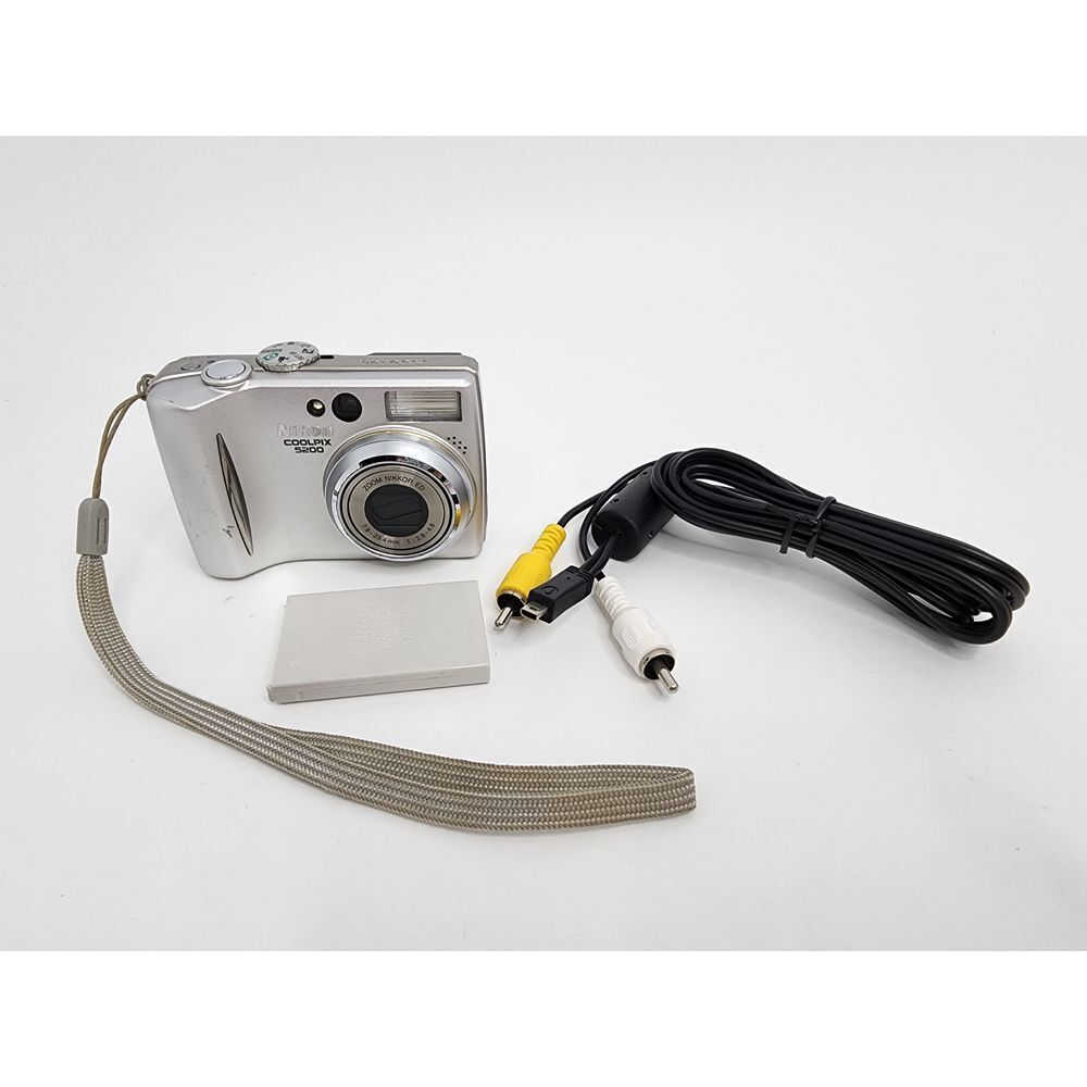 Nikon‎ Coolpix 5200 Silver Camera NOT TESTED - FOR PARTS